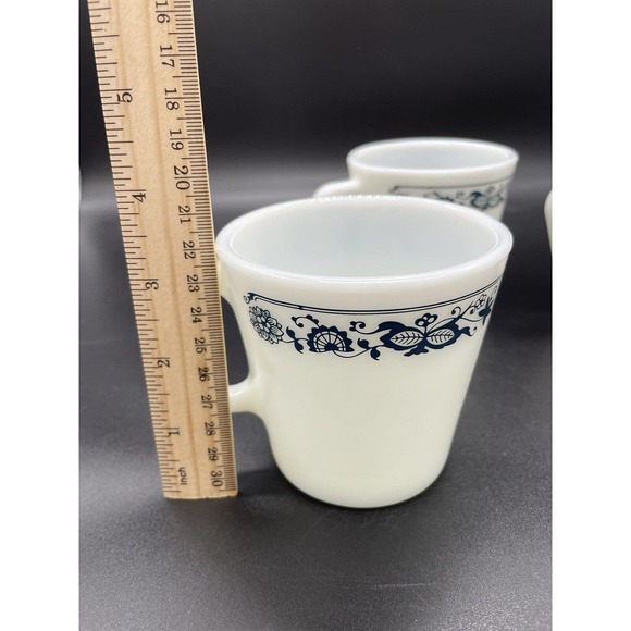 Vintage Pyrex #1410 Coffee Mug, OLD TOWN BLUE ONION Milk Glass Mug Cup D Handle - Picture 8 of 8